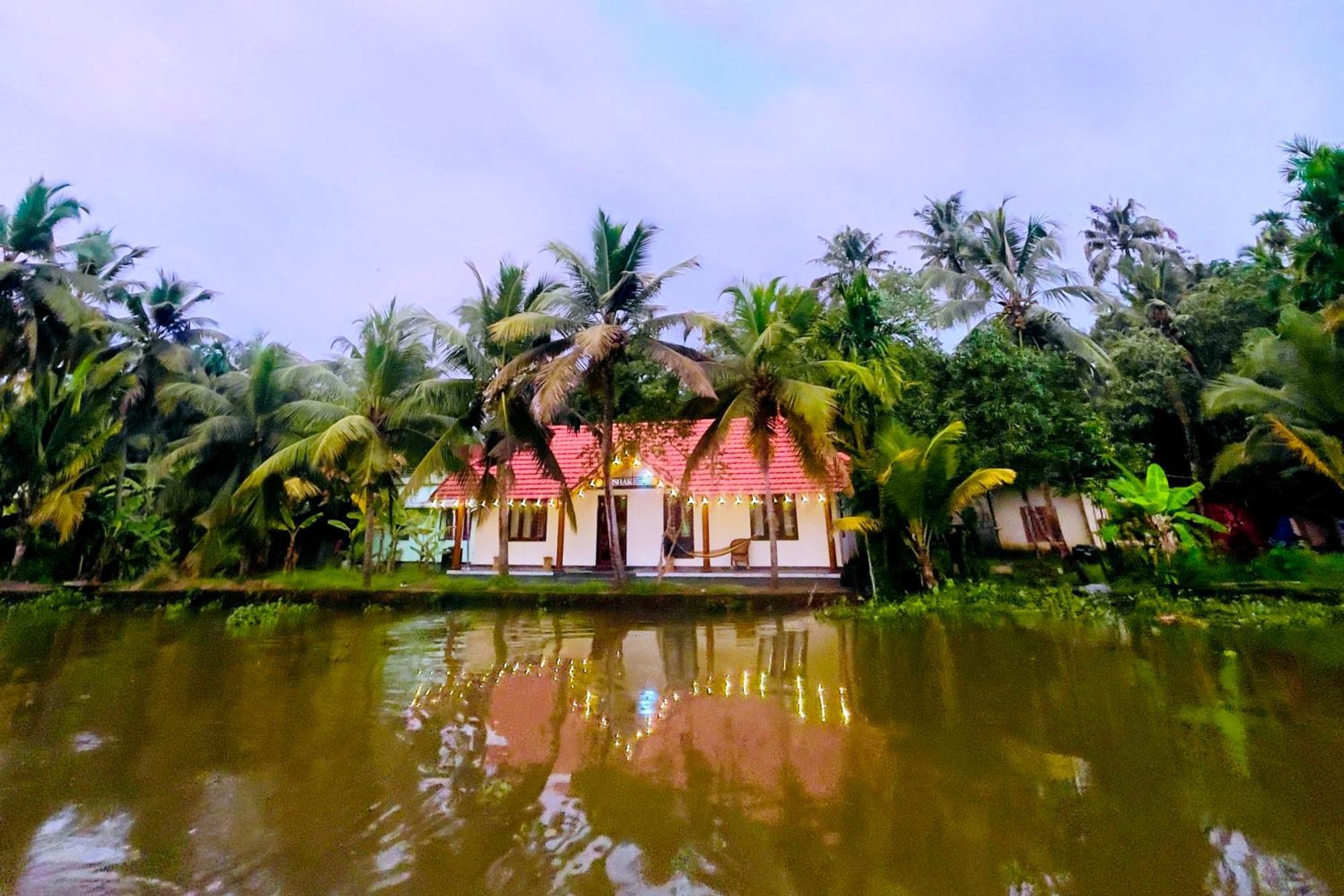 Tulsi Kayal Retreat Apartment Champakulam Exterior photo