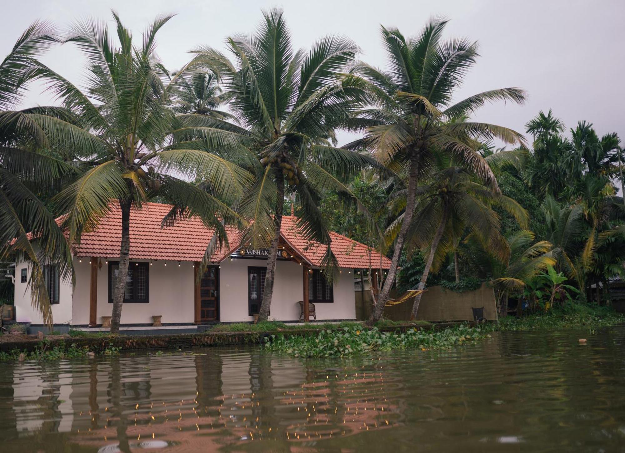 Tulsi Kayal Retreat Apartment Champakulam Exterior photo