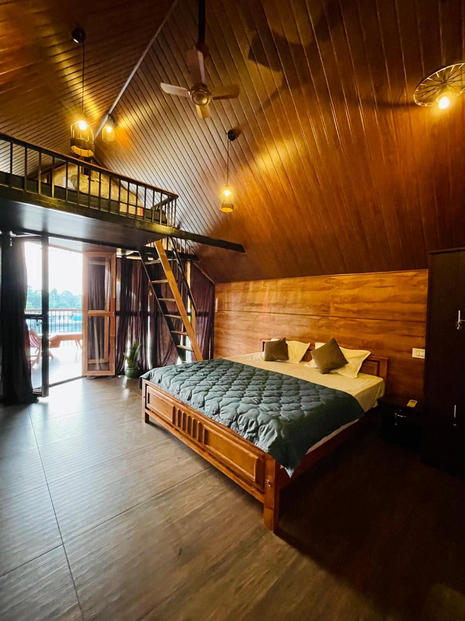 Tulsi Kayal Retreat Apartment Champakulam Exterior photo