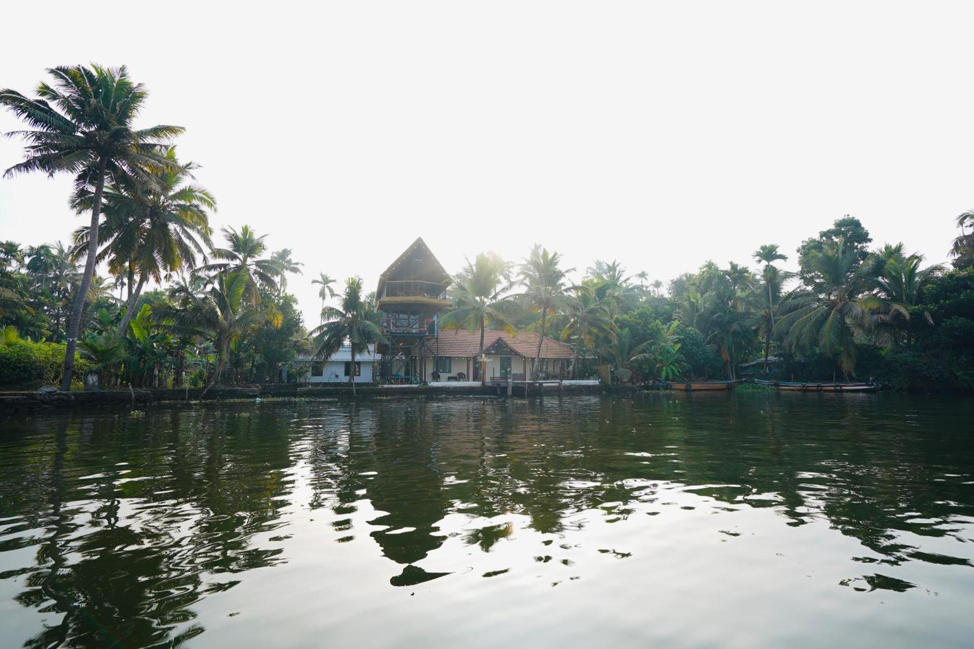 Tulsi Kayal Retreat Apartment Champakulam Exterior photo